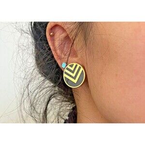 vtg‎ 80s pierced circle disc stud earrings gold tone chevron geometric mountain
